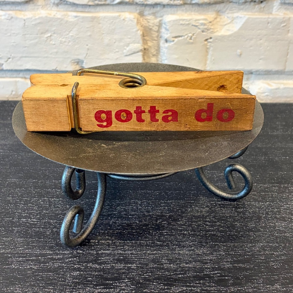 Vintage Jumbo Wooden Clothespin Gotta Do Red Lettering Novelty Paper Clip 6 Inch